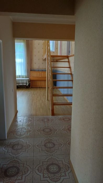 Гарний будинок по вулиці Олександрівська