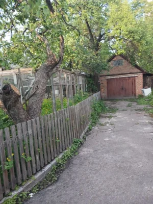 Продам  пол дома 19я школа