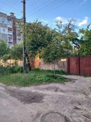 Продам  пол дома 19я школа