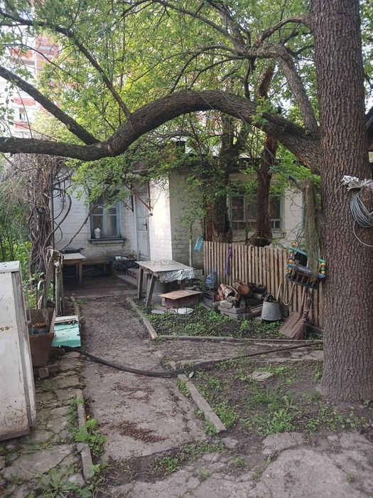 Продам  пол дома 19я школа