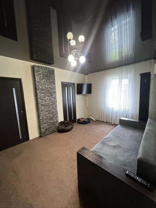 Продаж частини будинку з земельною ділянкою в Чернігові (вул