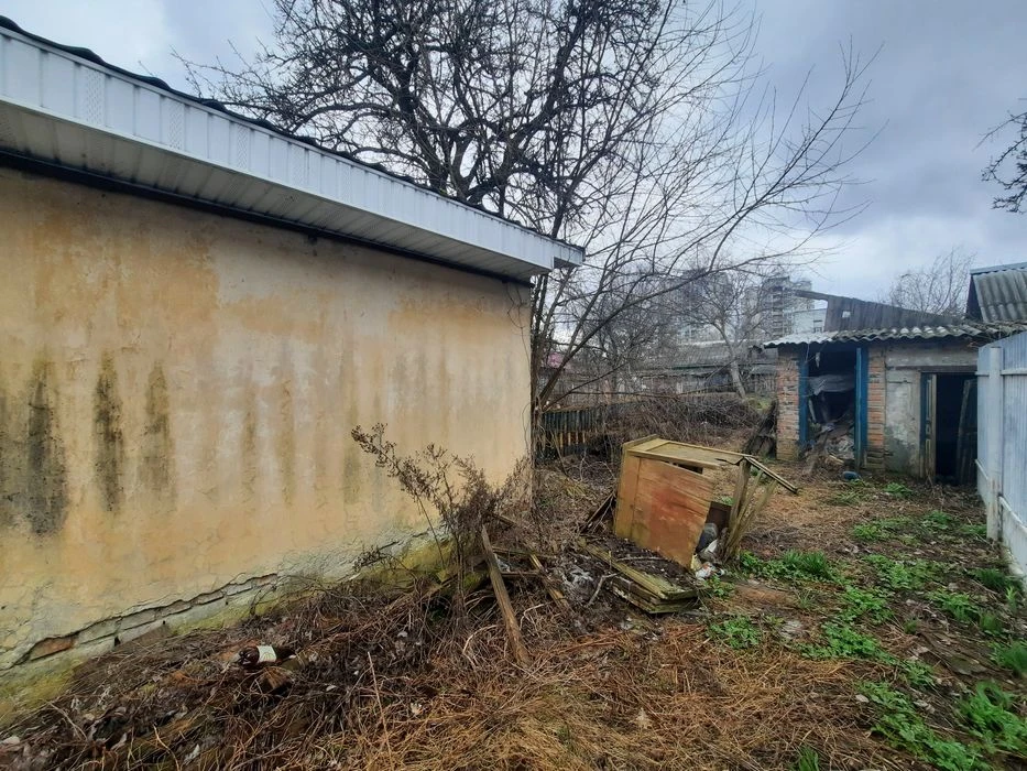 7 соток земли район Горсада, все комуникации, фасадная часть