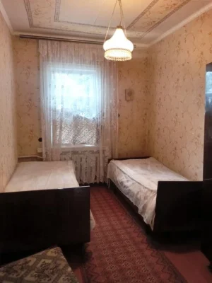 Терміново! Продам частину будинку зі зручностями у центрі!