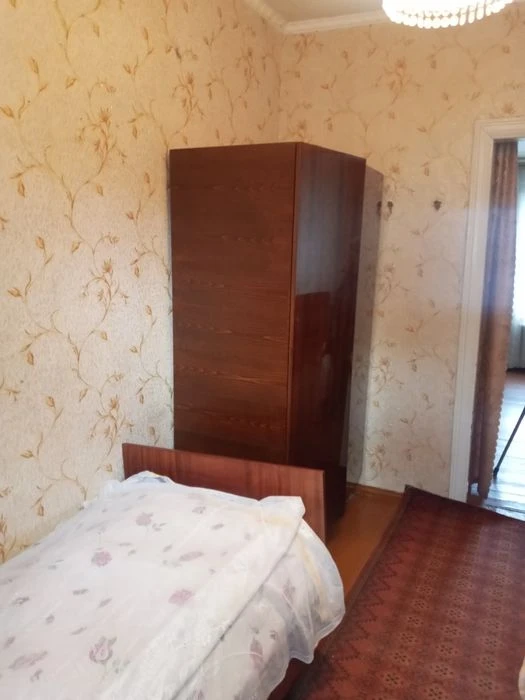 Терміново! Продам частину будинку зі зручностями у центрі!