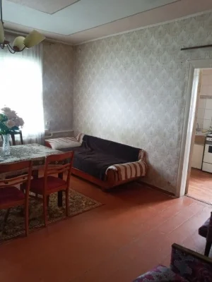 Терміново! Продам частину будинку зі зручностями у центрі!