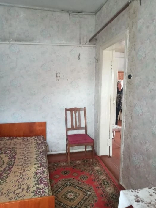 Терміново! Продам частину будинку зі зручностями у центрі!