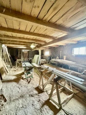 Частина будинку 75м2, будівля під ВИРОБНИЦТВО та 10 соток зе