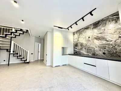 Продаж таунхайса з ремонтом! 105м2,2 сотки, найкраще планува