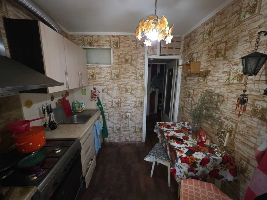 продаж 2кім квартири у центрі