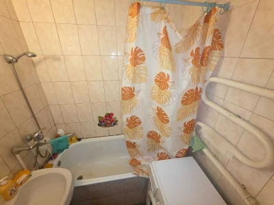 продаж 2кім квартири у центрі