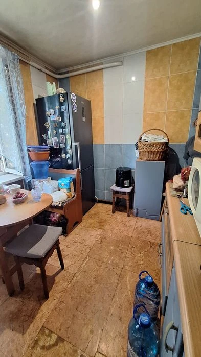 Продам 3 кім квартиру 65 кв з газовим опаленням + гараж