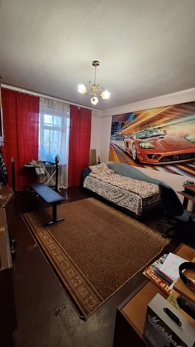 Продам 3 кім квартиру 65 кв з газовим опаленням + гараж