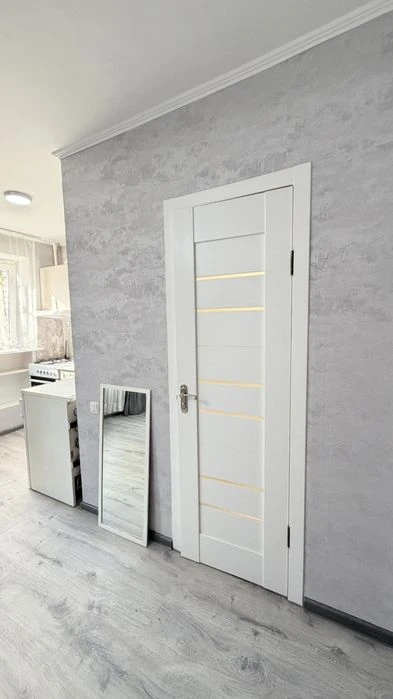 Продам 1 кімнатну малосімейку, з ремонтом, Електроопалення,