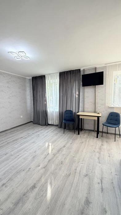 Продам 1 кімнатну малосімейку, з ремонтом, Електроопалення,
