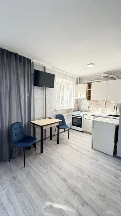 Продам 1 кімнатну малосімейку, з ремонтом, Електроопалення,
