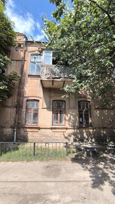 Центр три квартири