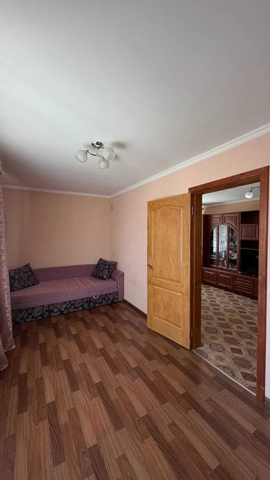 Продаж 2 кімнатної квартири з меблями і технікою