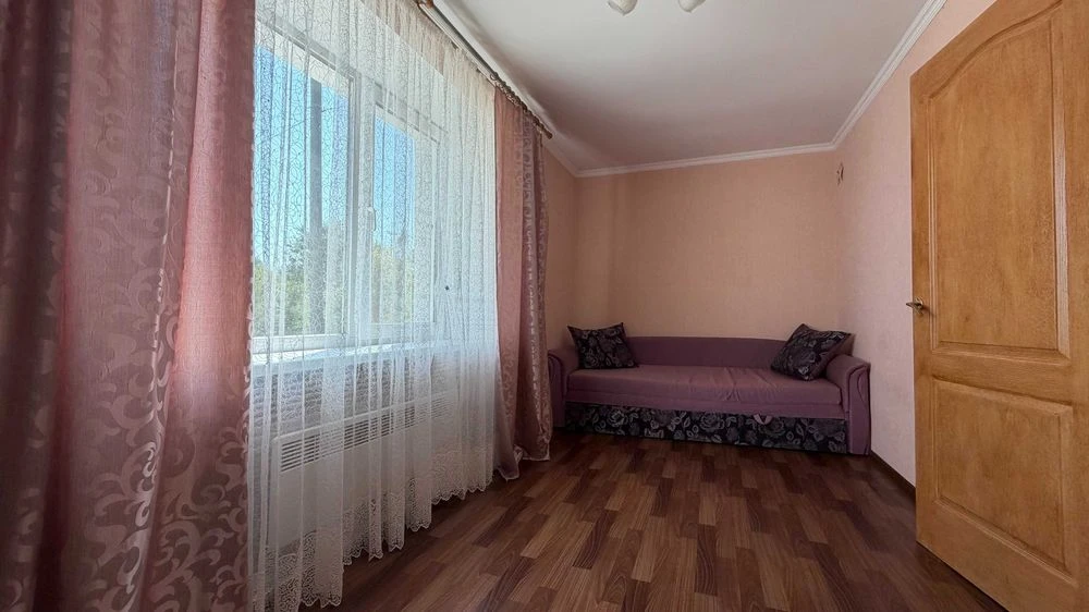 Продаж 2 кімнатної квартири з меблями і технікою