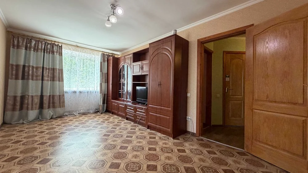 Продаж 2 кімнатної квартири з меблями і технікою