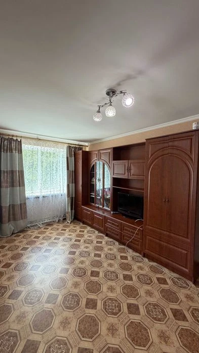 Продаж 2 кімнатної квартири з меблями і технікою