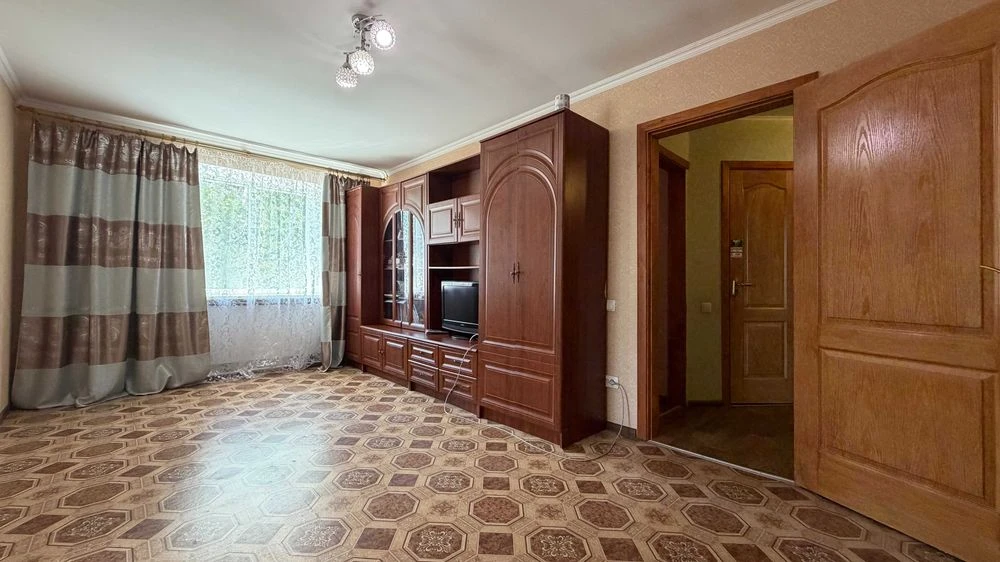 Продаж 2 кімнатної квартири з меблями і технікою