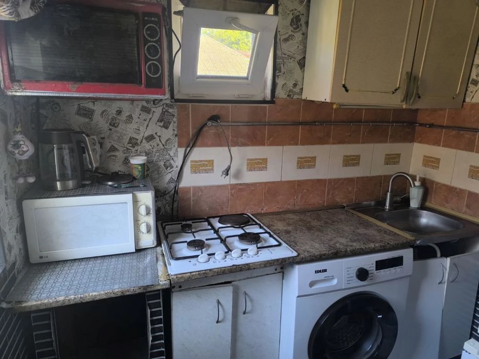 Продам квартиру в загальному дворі на Ковалівці.