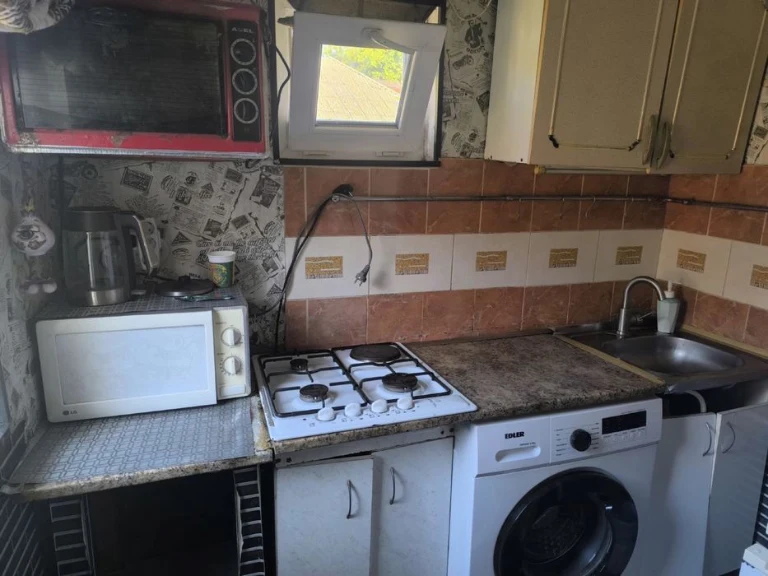 Продам квартиру в загальному дворі на Ковалівці.