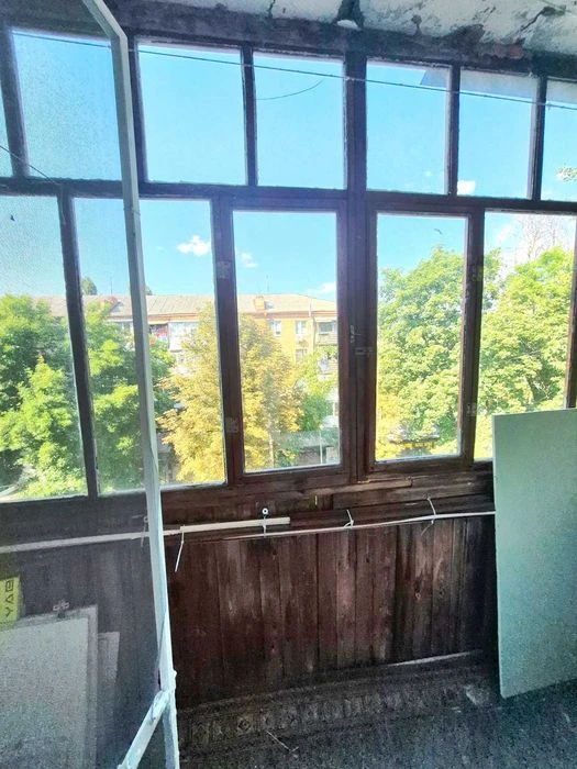 Продам 1-о кімнатну квартиру в районі дендропарку, біля АТБ.