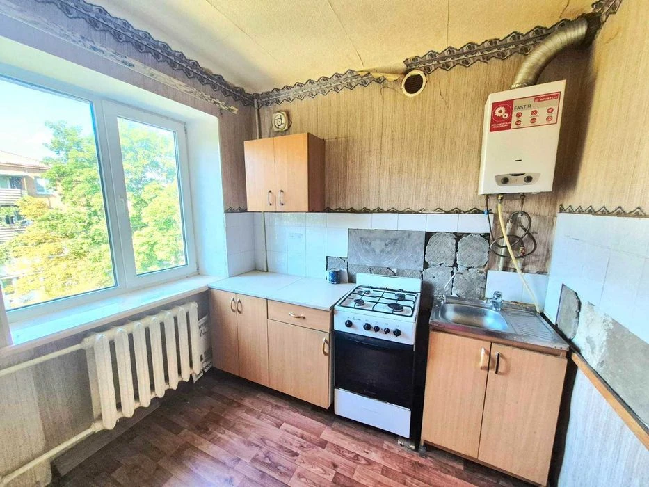 Продам 1-о кімнатну квартиру в районі дендропарку, біля АТБ.