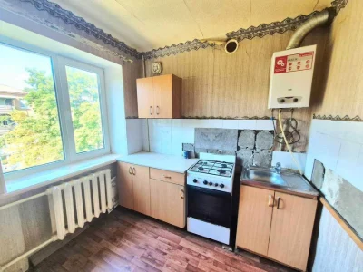 Продам 1-о кімнатну квартиру в районі дендропарку, біля АТБ.