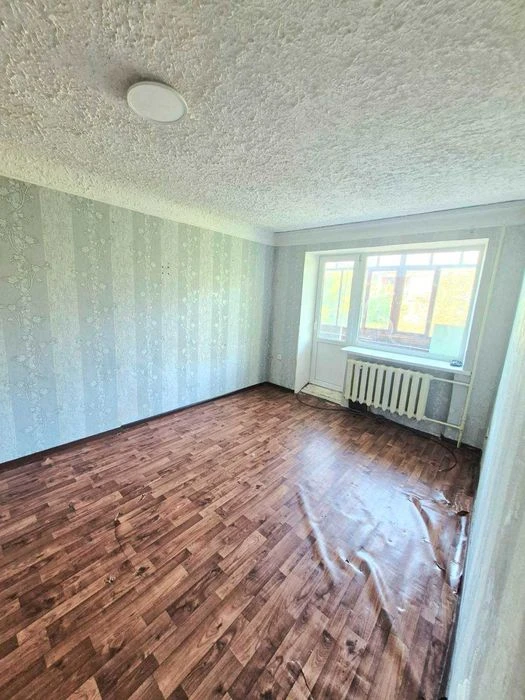 Продам 1-о кімнатну квартиру в районі дендропарку, біля АТБ.