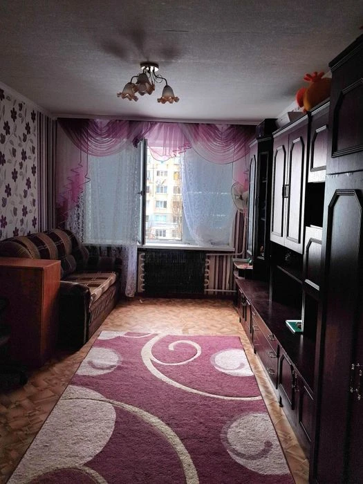 Продам малосімейку на 101 мікрорайоні