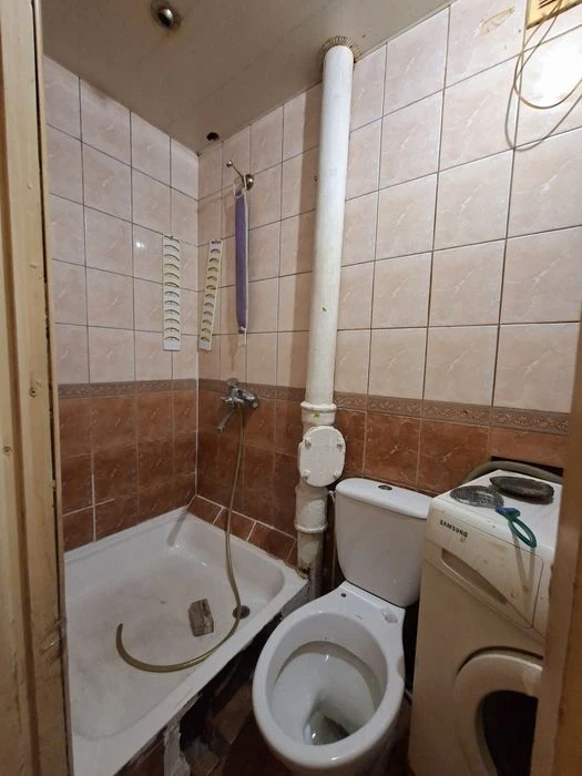 Срочно продаж 1х квартира.Критий ринок.