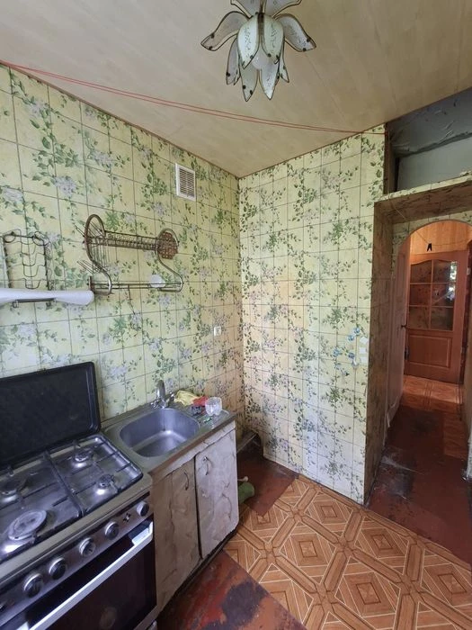 Срочно продаж 1х квартира.Критий ринок.