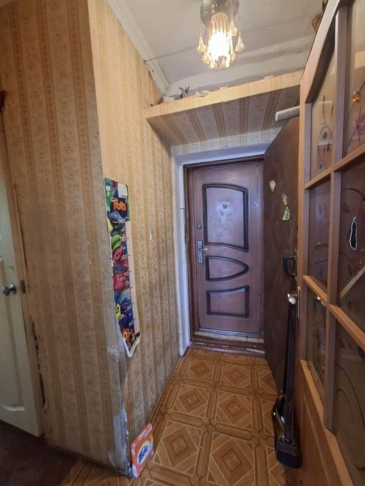 Срочно продаж 1х квартира.Критий ринок.
