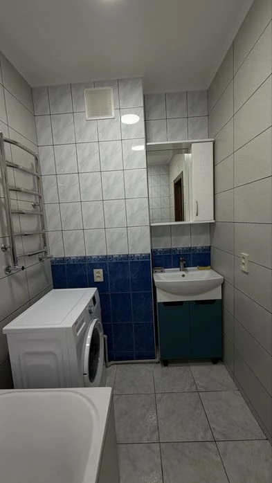 Продам 3-кімнатну квартиру в самому центрі Кропивницького по