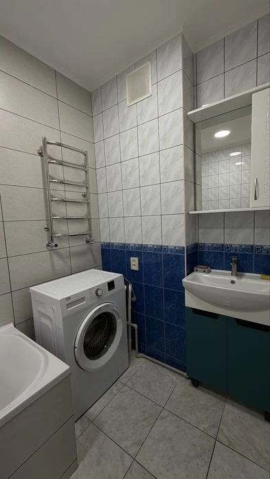 Продам 3-кімнатну квартиру в самому центрі Кропивницького по