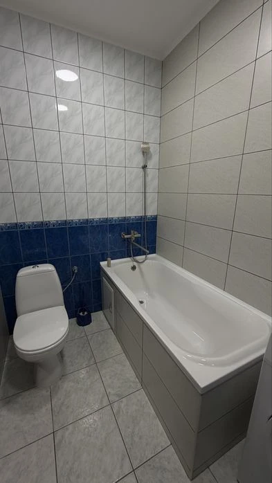 Продам 3-кімнатну квартиру в самому центрі Кропивницького по