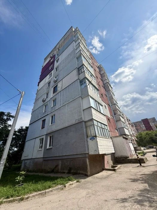 Продаж 3-кімнатної квартири вул.Кропивницького 7/9 поверх АГ