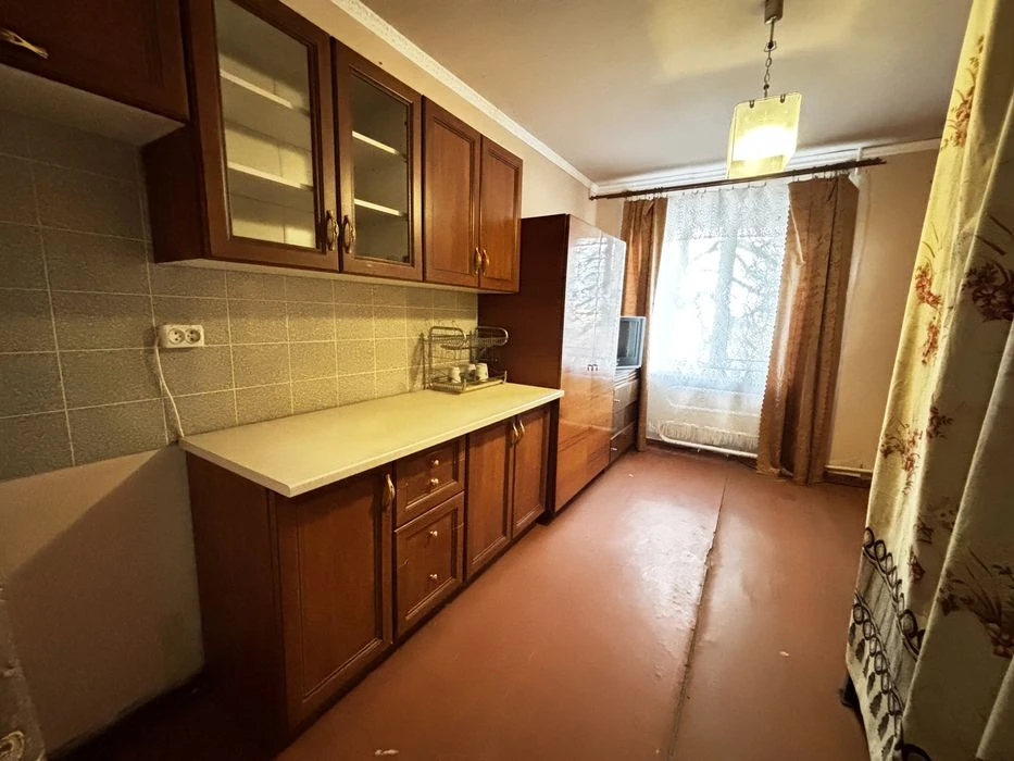 2 кімнатна квартира 31 м2 в гуртожитку на 2 поверсі, район К
