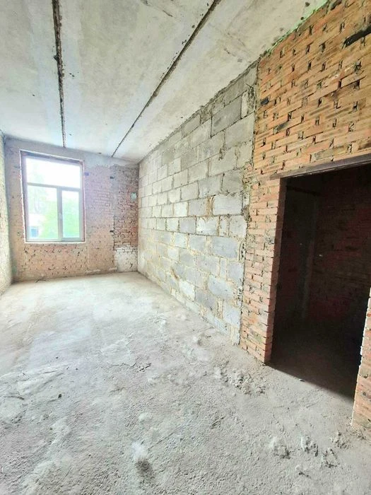 Продам дворівневу квартиру вільного планування на Новомикола