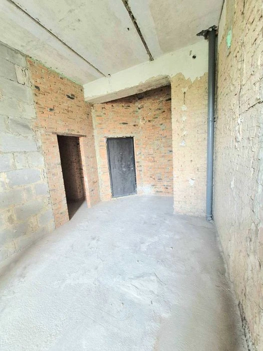 Продам дворівневу квартиру вільного планування на Новомикола