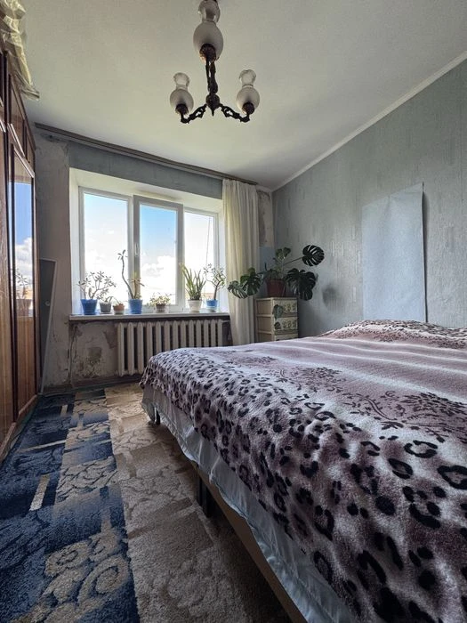 Продаж 3 кімнатної квартири по вул Незалежності Попова