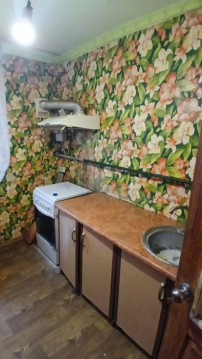 Продаж 2к квартири,  р-н Новомиколаївка
