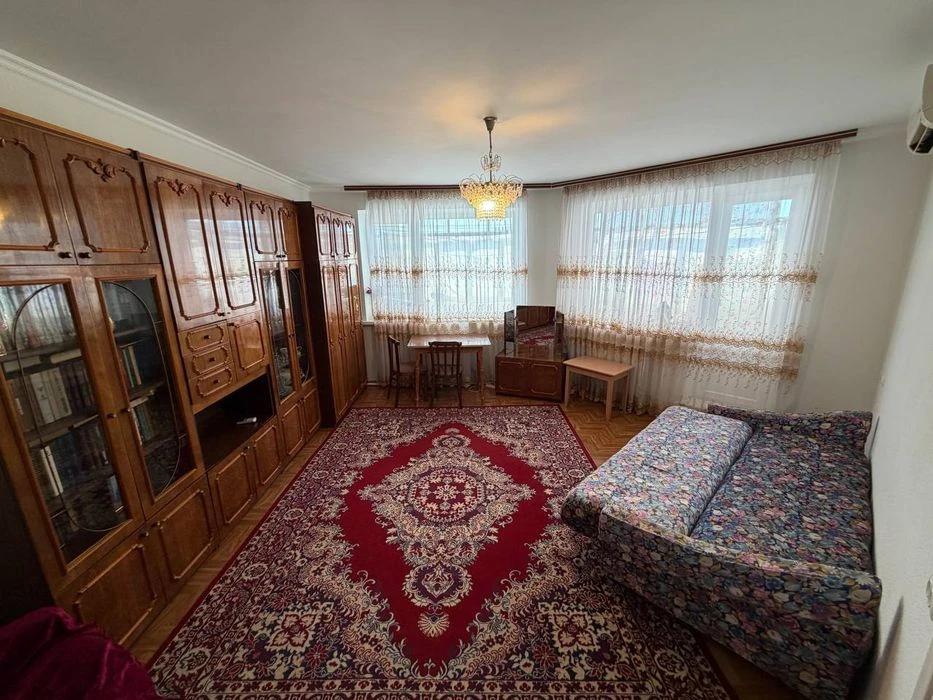 Продаж 3к квартири, р-н  ближнє Жадова
