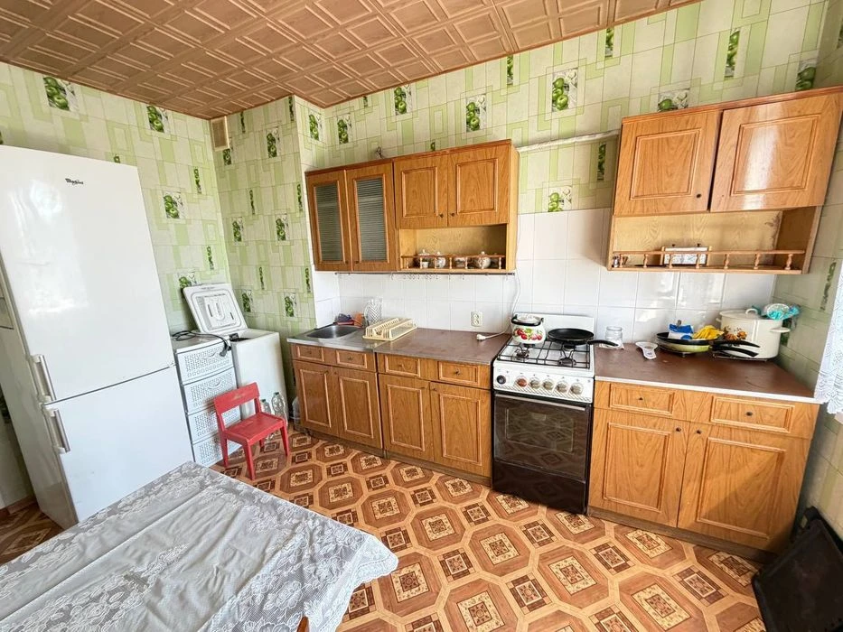 Продаж 3к квартири, р-н  ближнє Жадова