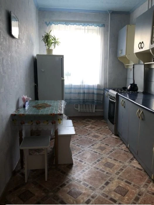 3 кімнатна квартира на 2 поверсі на вул. Жадова