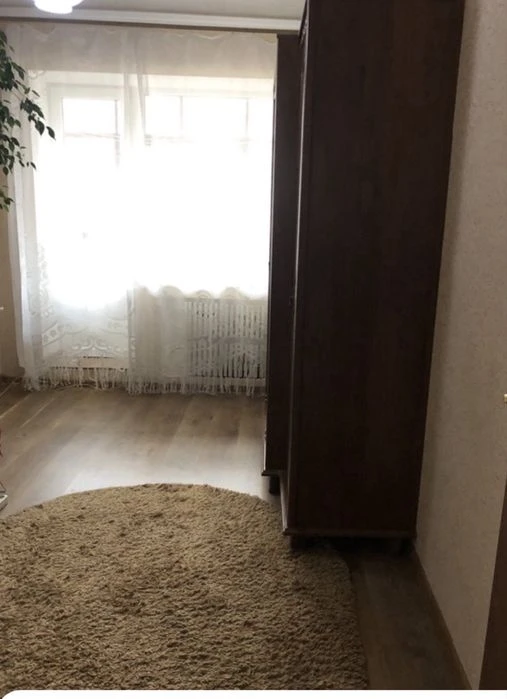 3 кімнатна квартира на 2 поверсі на вул. Жадова