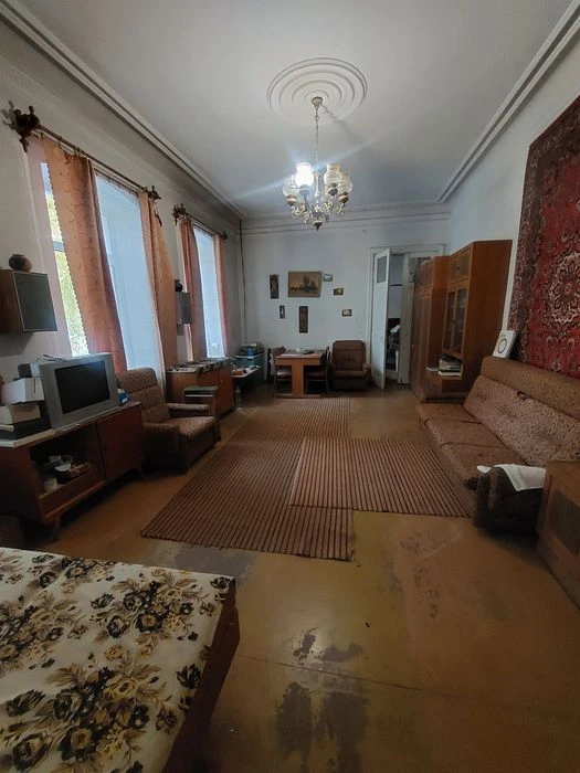 Продам 4к квартиру в Центрі міста