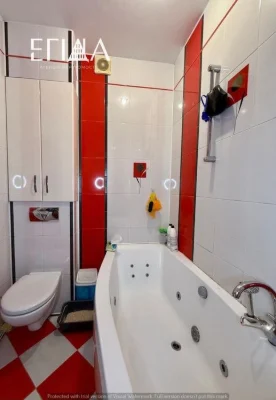 Центр. 4- окремі кімнати та кухня студія .112 м2 + власний д